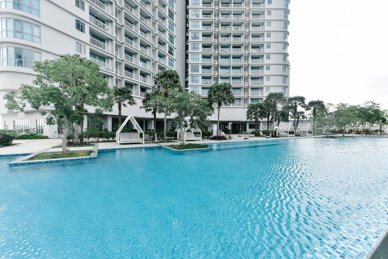 Teega Suites By Subhome Nusajaya  Exterior photo
